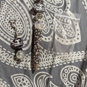 Black and Silver Matching Pen and Phone Charm Set.